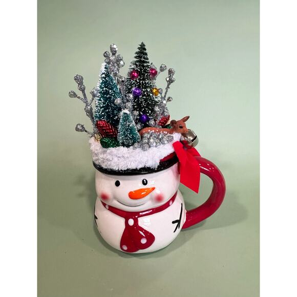 Price Reduced Snowman Mug Christmas Assemblage Centepiece Shelf Sitter - Picture 2 of 6